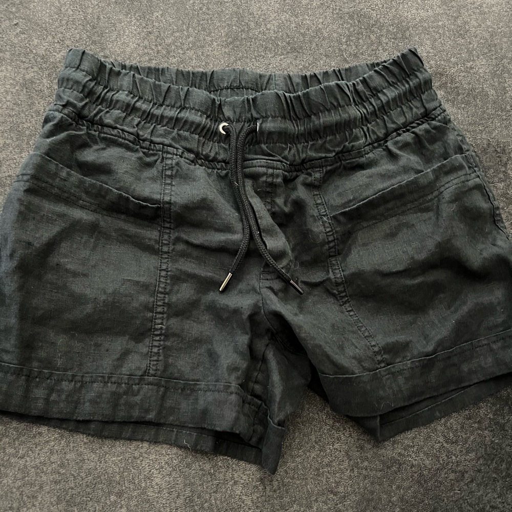 Athleta 100% linen 4 inch Cabo shorts